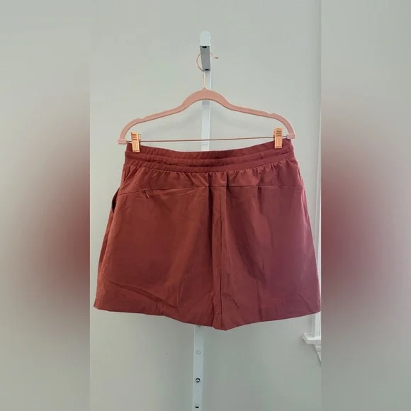 APANA Women's Rust Shorts SIZE L - Picture 3 of 5
